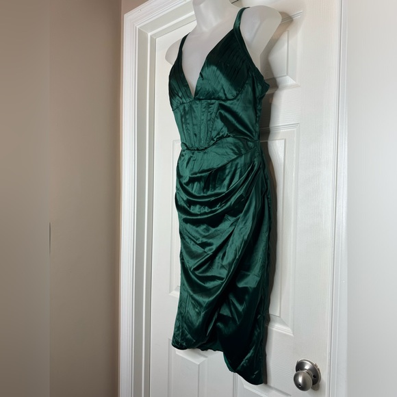 Satin Green Sleeveless Dress with Split - Picture 6 of 10